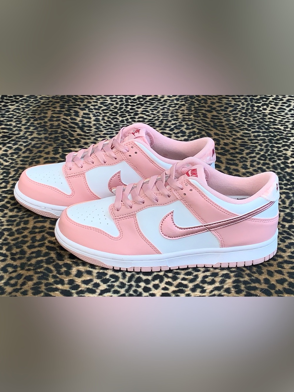 Nike - Picture 2 of 5
